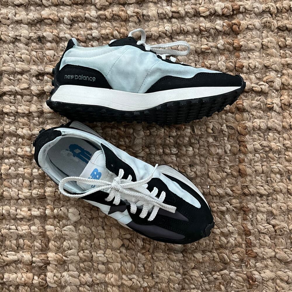 New Balance 327 Women's Size 8 Gray Black Suede Retro Lifestyle Sneakers
